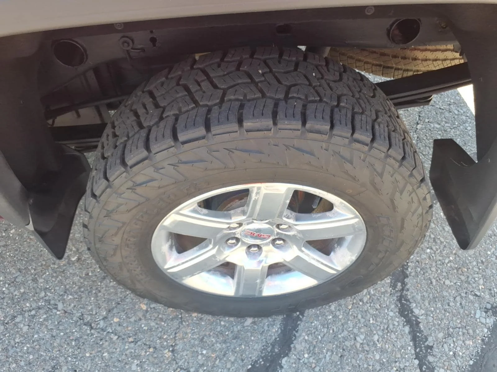 Used 2018 Quartz GMC SLT image 9