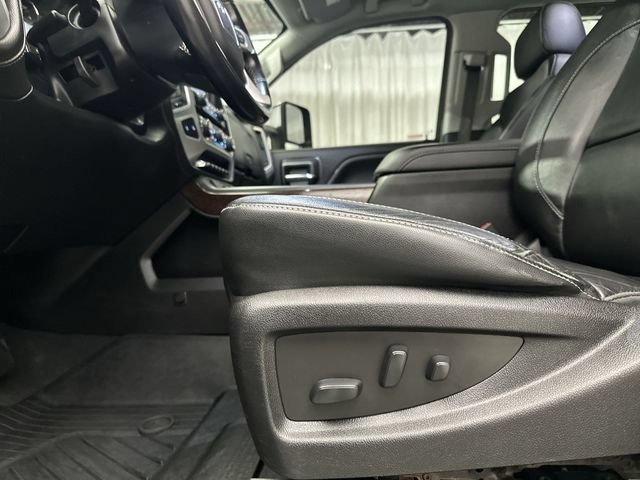 Used 2019 QUICKSILVER METALLIC GMC SLT image 17