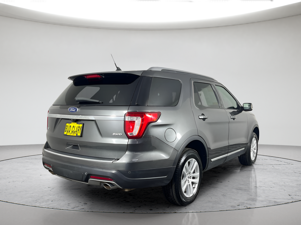 Used 2018 Magnetic Metallic Ford XLT image 5