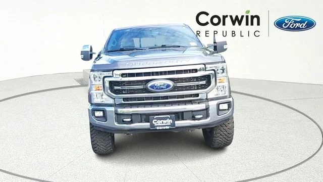 Used 2022 Gray Metallic Ford Lariat image 2