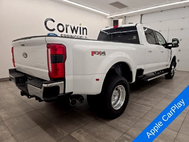 New 2027 Oxford White Ford F-350® Lariat® image 5