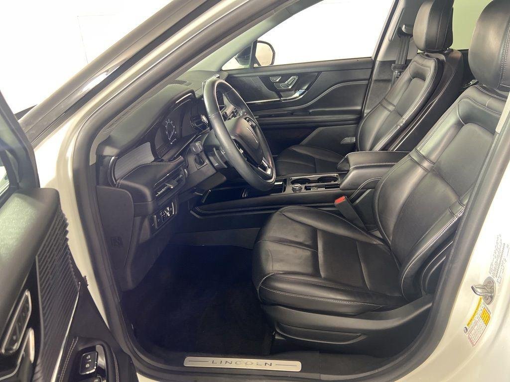 Used 2020 White Lincoln Standard image 11