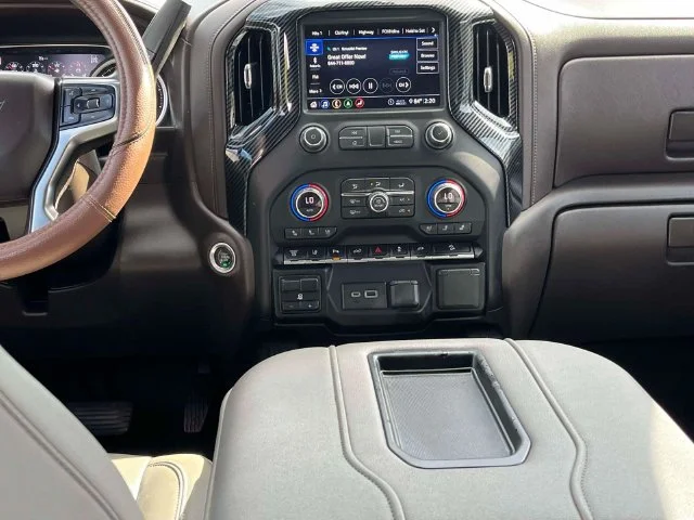 Used 2020 Shadow Gray Metallic Chevrolet LTZ image 15