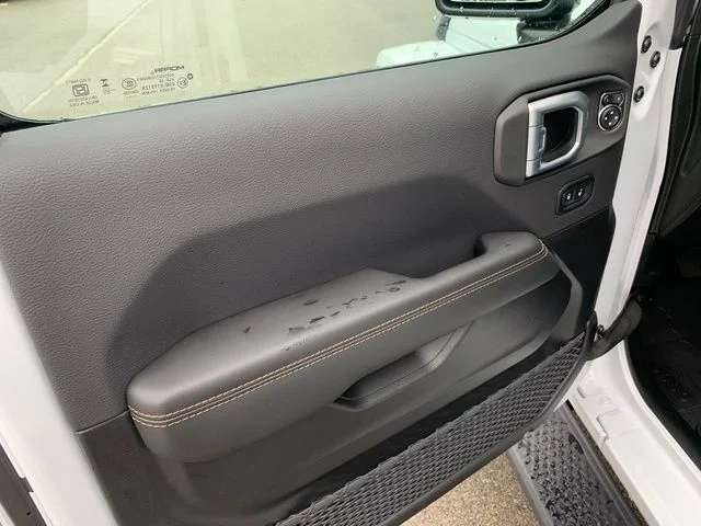 New 2026 Bright White Clearcoat Jeep Sahara image 17