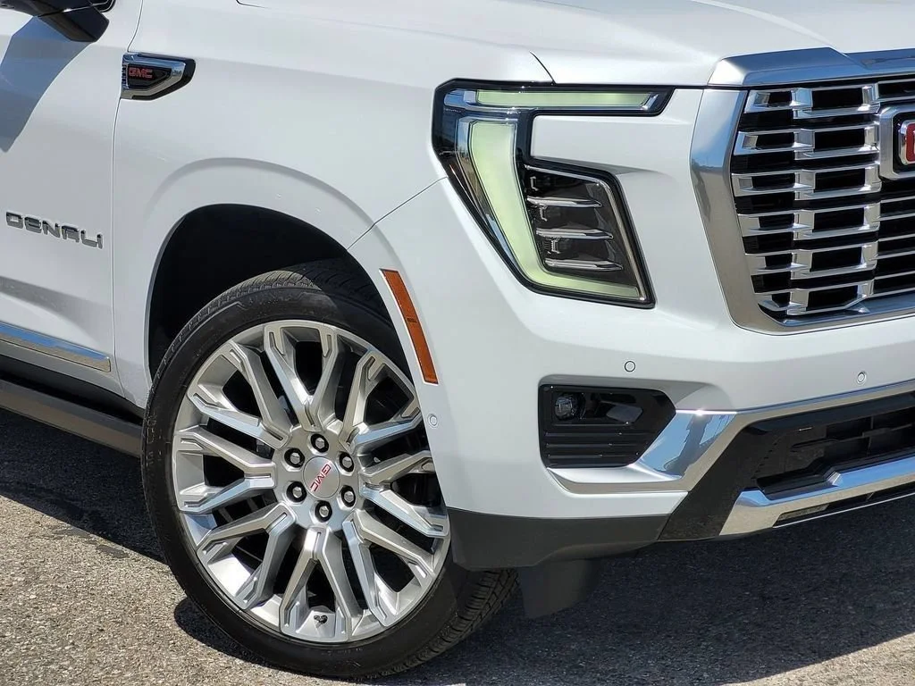 2026 GMC Yukon XL Denali - Photo 6