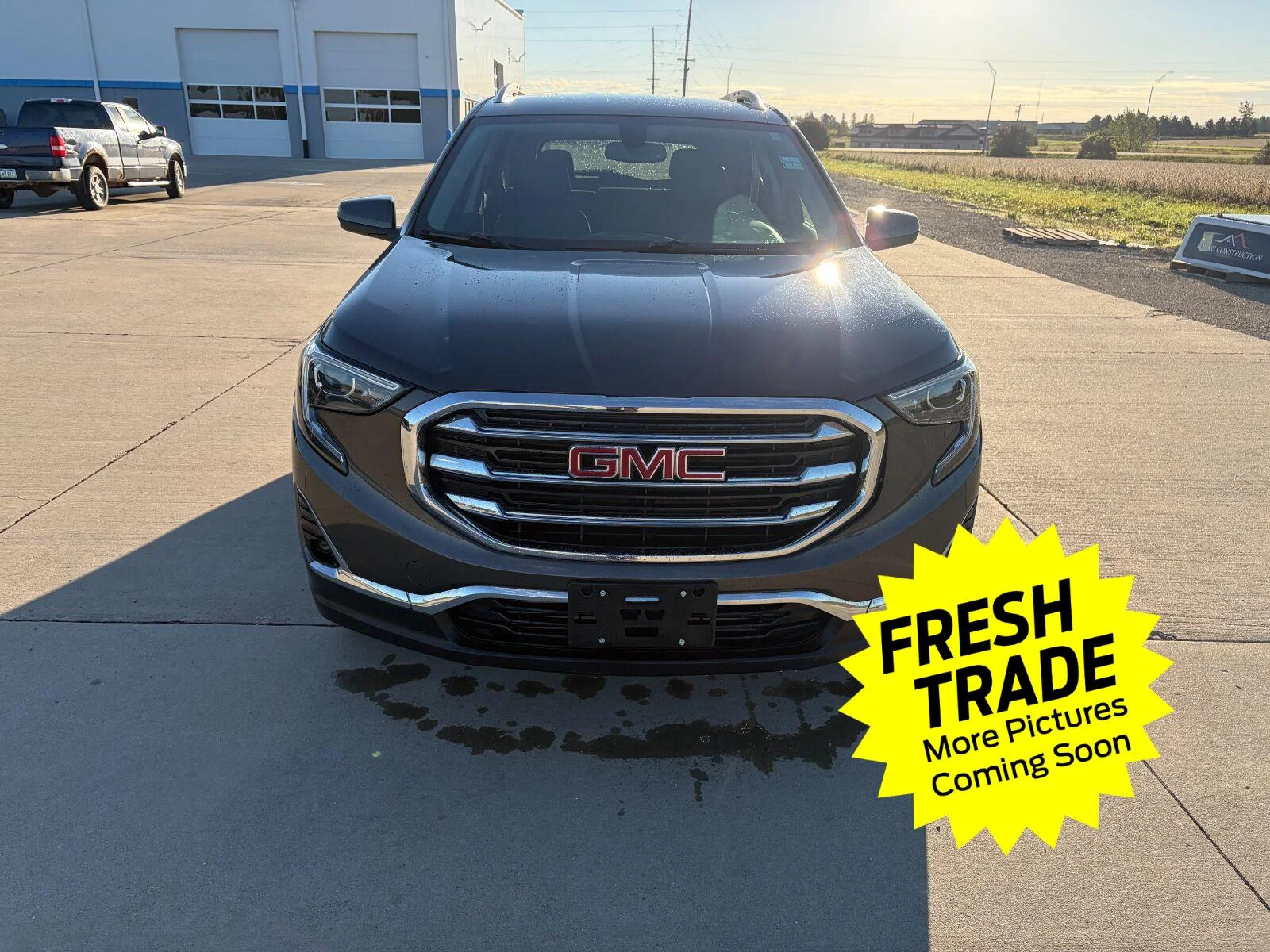 Used 2019 Graphite Gray Metallic GMC SLT image 7