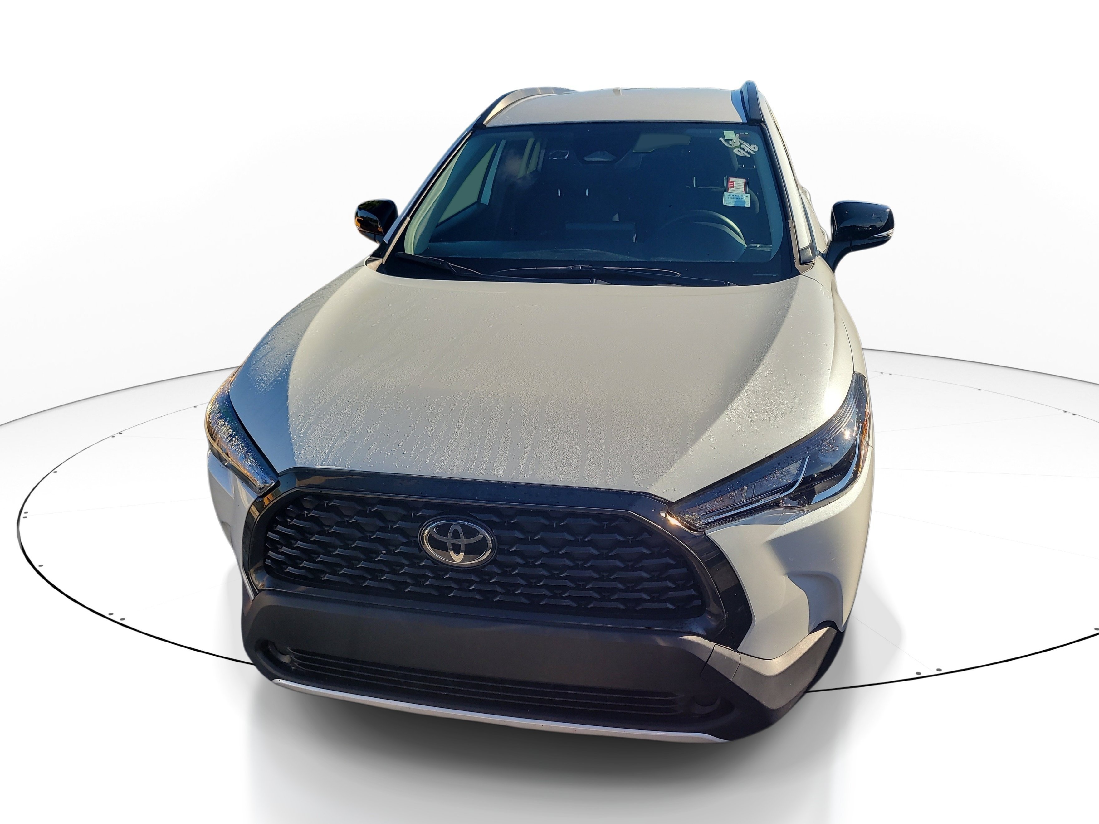Used 2025 Pearl Toyota LE image 2