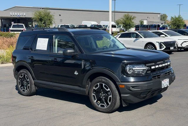 Used 2021 Black Ford Outer Banks image 2