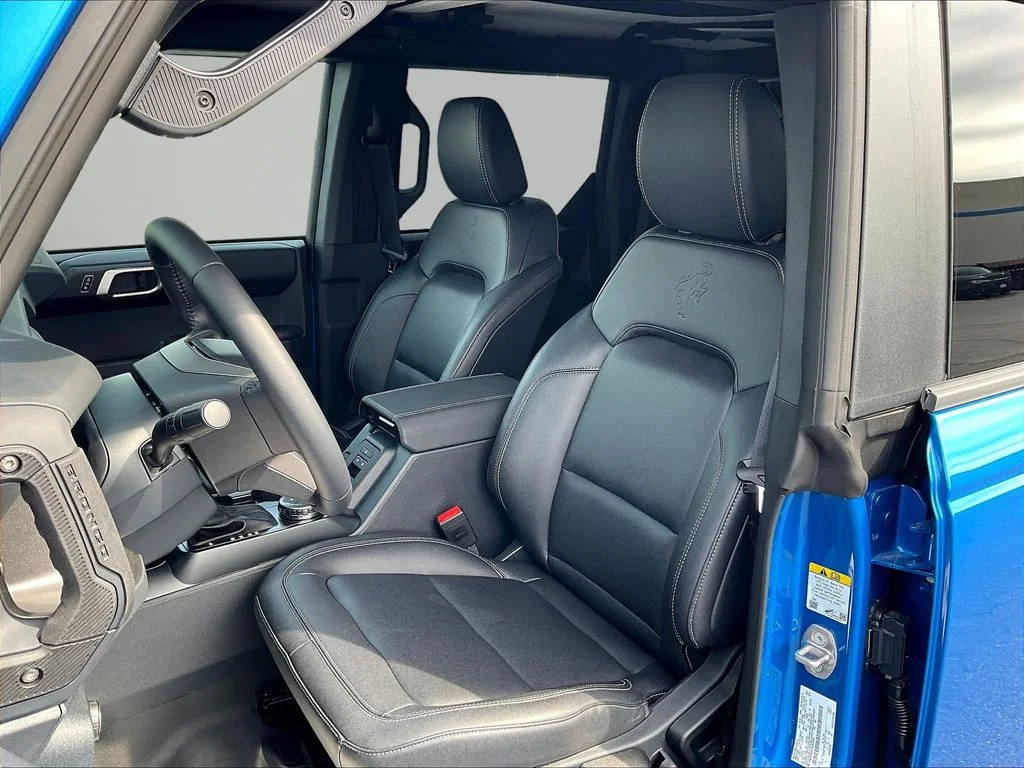 New 2026 Velocity Blue Metallic Ford Badlands® image 13