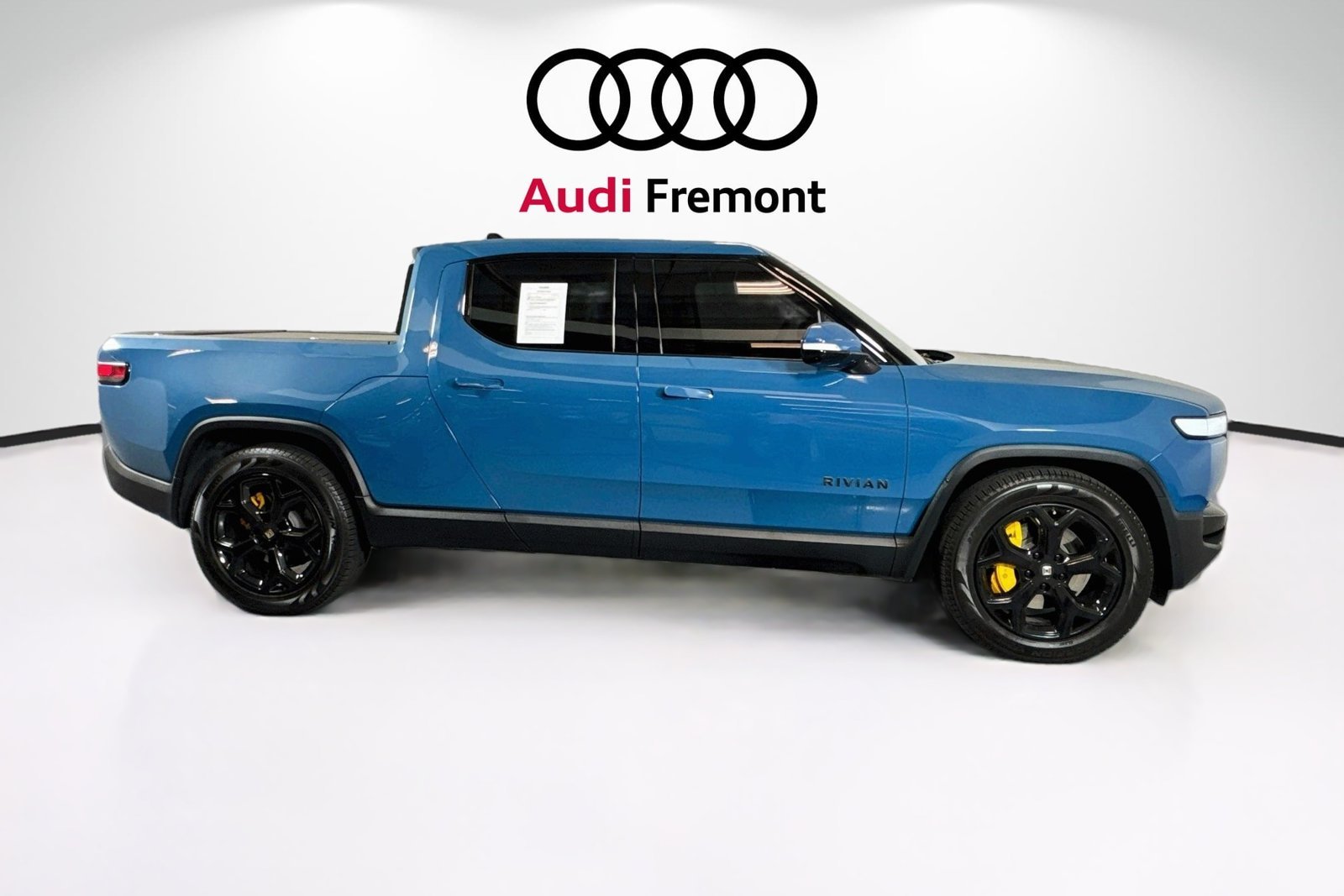 Used 2022 Rivian Blue Rivian Adventure Package image 4
