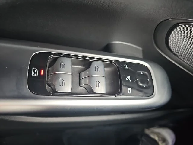 Used 2025 Black Mercedes-Benz C 300 image 28