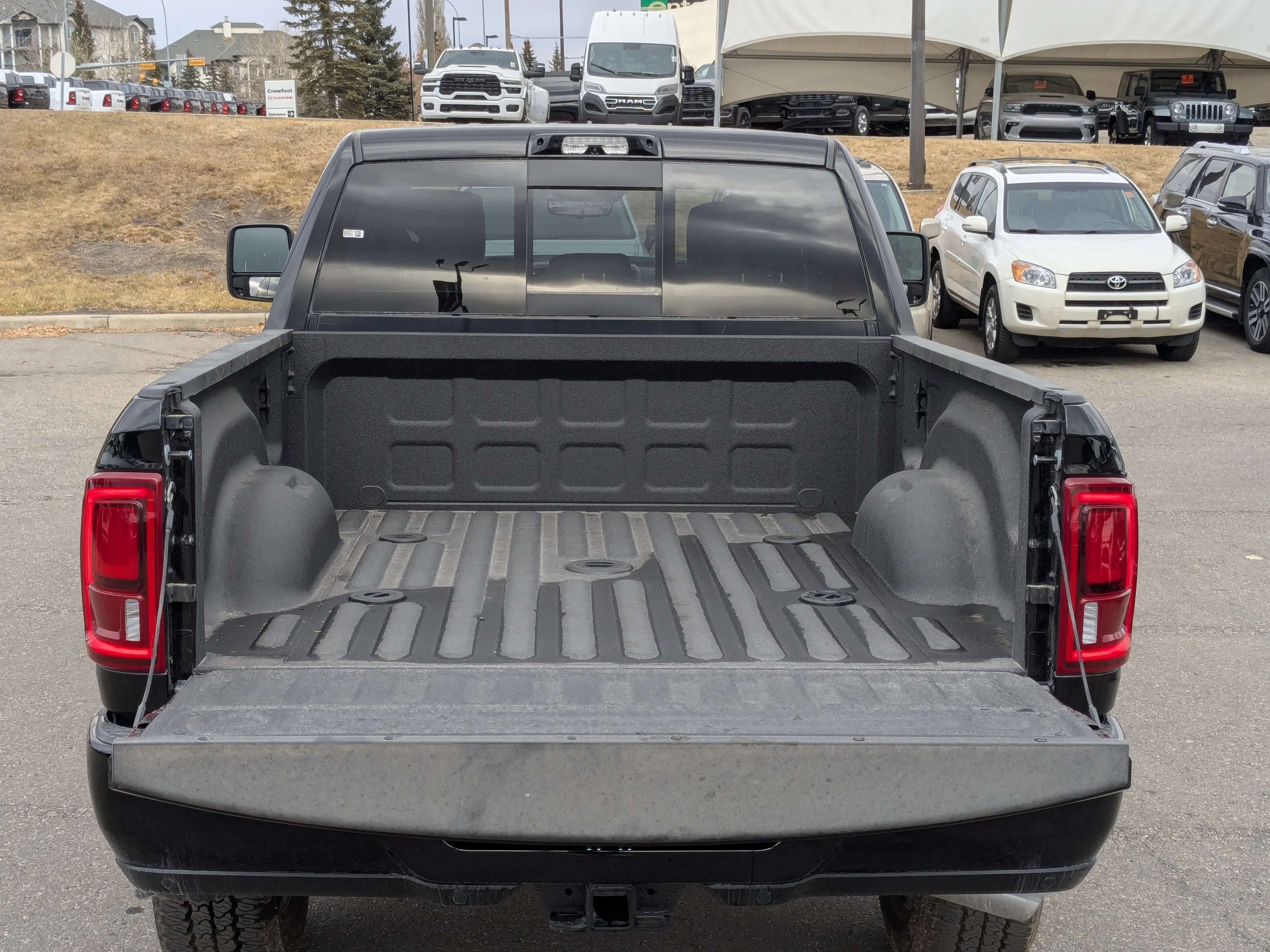 New 2026 Black RAM Limited - NIGHT EDITION - 5TH W & GOOSENECK PREP - LEVEL 1 EQUIP - CUSTOM EBONY RED SEATS image 7