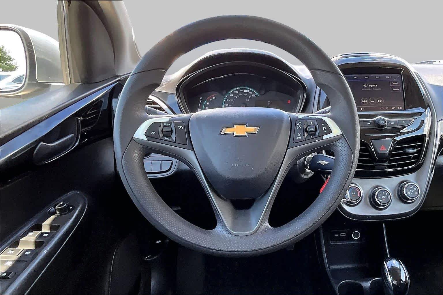 Used 2020 SILVER ICE METALLIC Chevrolet LT image 6