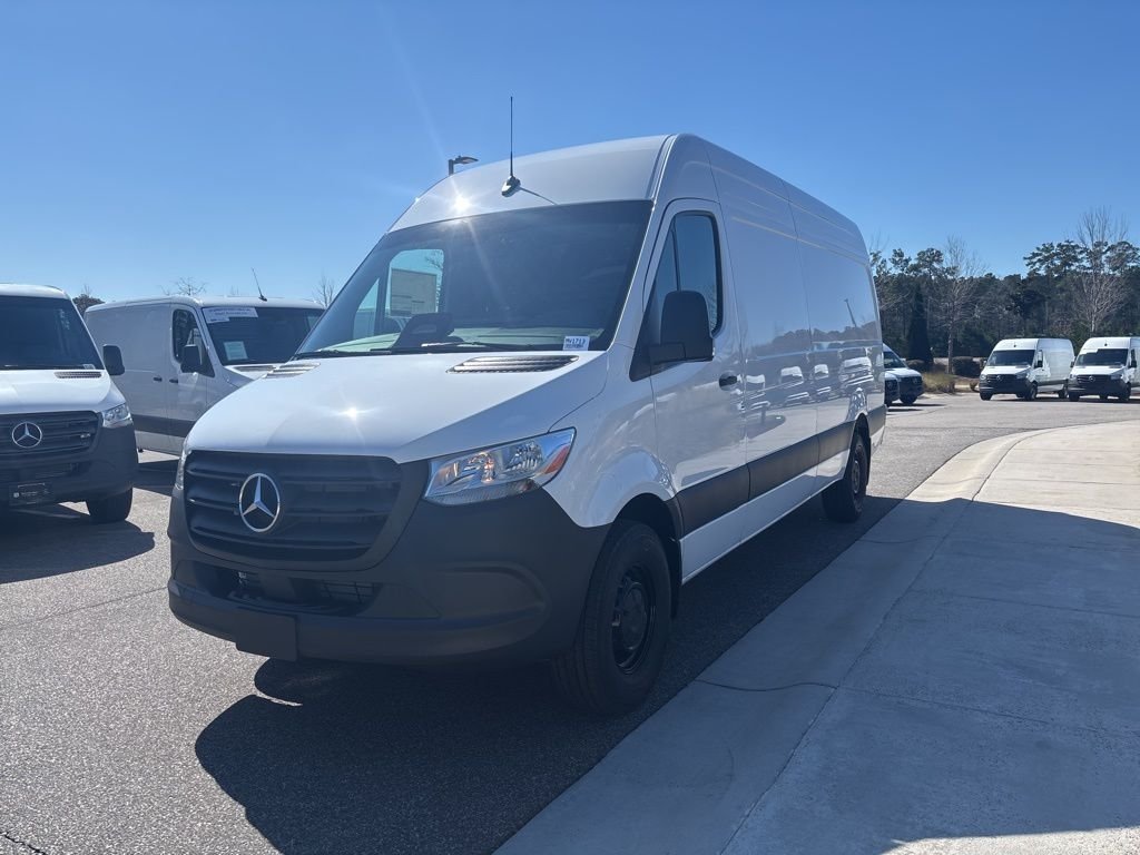 New 2026 Arctic White Mercedes-Benz Cargo 170 WB image 7