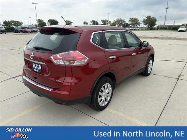 Used 2015 Cayenne Red Nissan S image 8