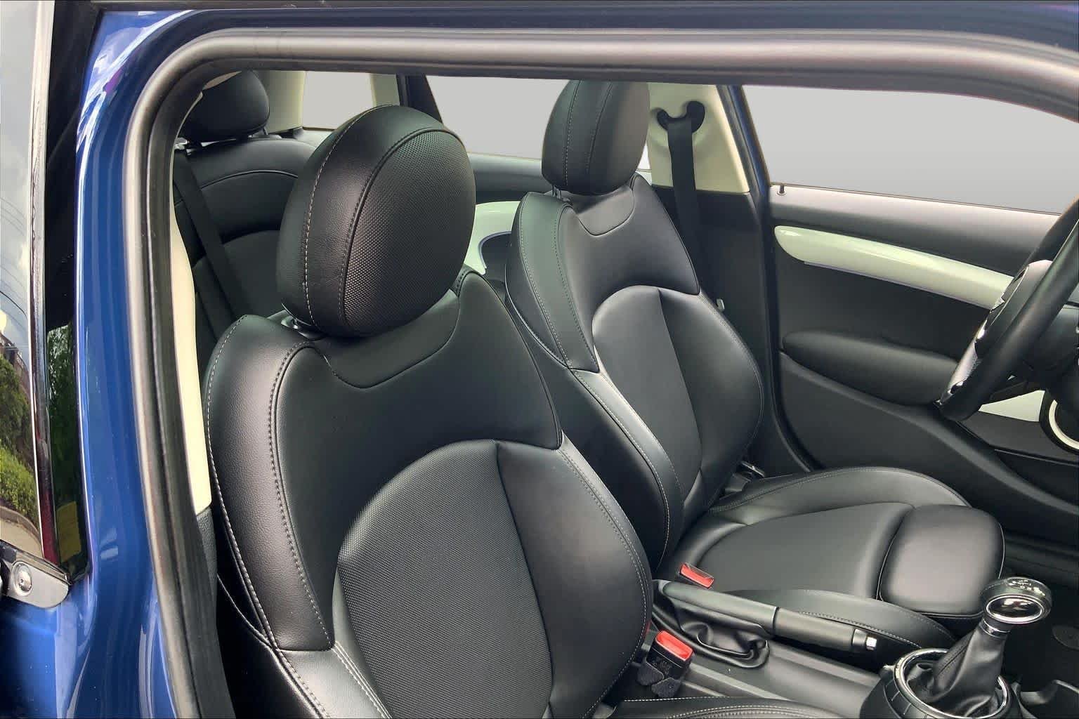 Pre-Owned 2016 MINI Hardtop 4 Door S
