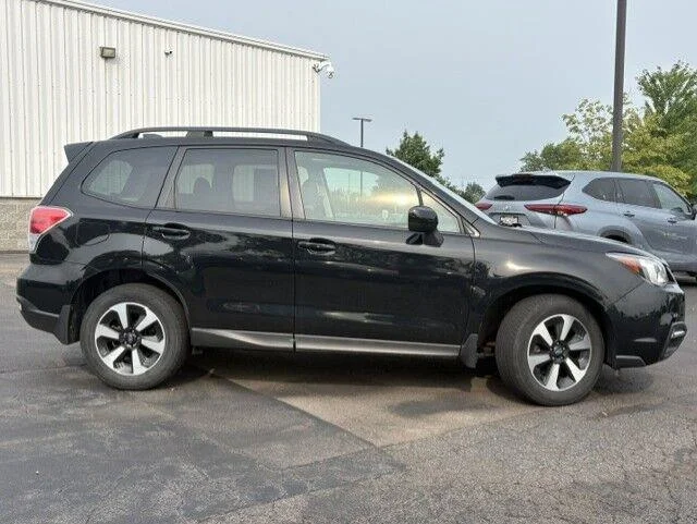 Used 2018 Crystal Black Silica Subaru Premium image 15