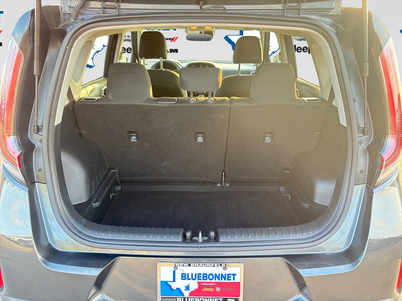Used 2023 Gravity Gray Kia LX image 22