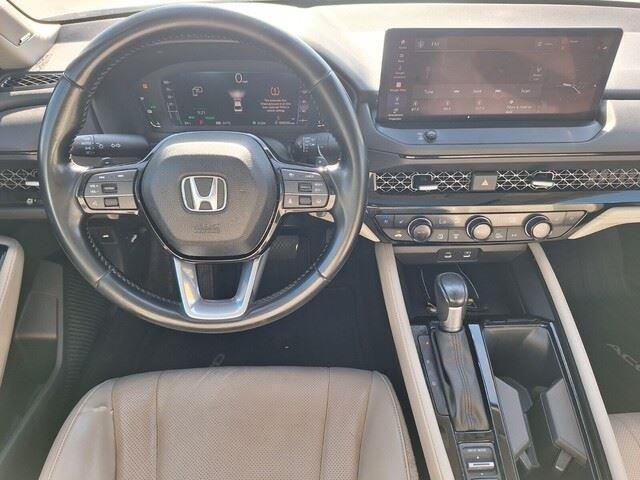Used 2023 Platinum White Pearl Honda Touring image 23