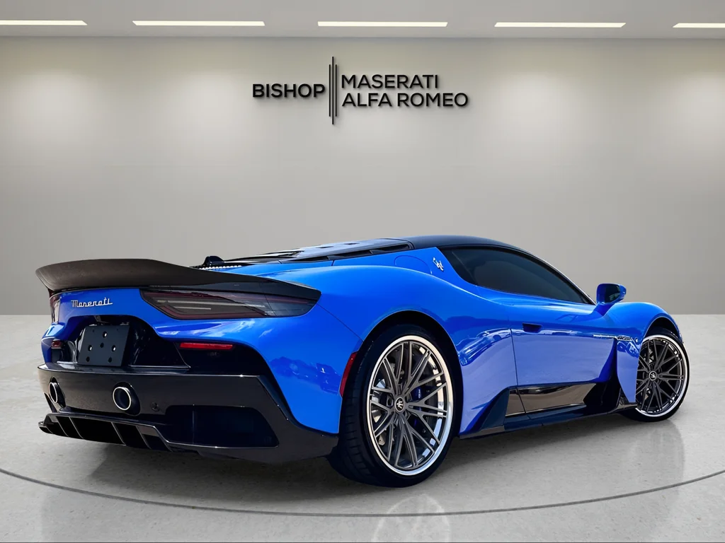 Used 2022 Blue Maserati Base image 6