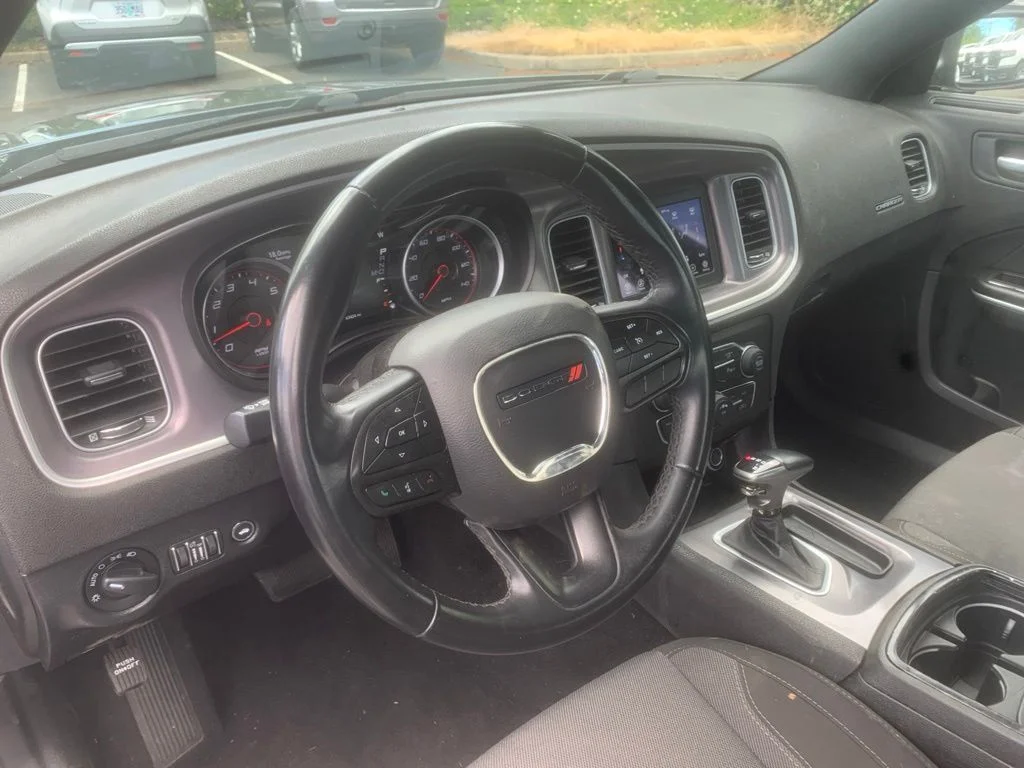 Used 2022 Granite Crystal Metallic Clearcoat Dodge SXT image 8