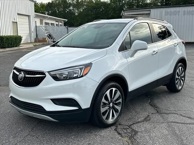 Used 2021 White Buick Preferred image 5