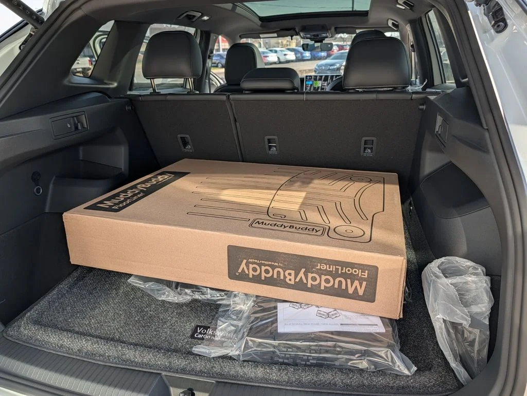 New 2026 White/off-white Volkswagen 2.0T SE R-Line Black image 16