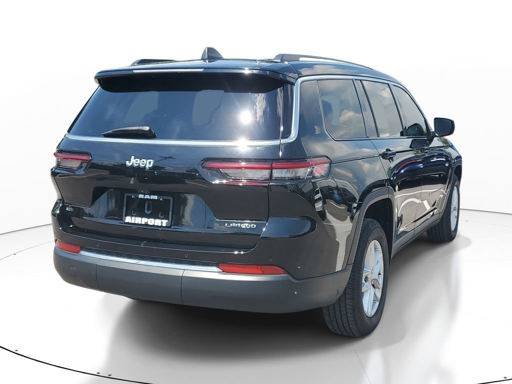 Used 2021 Black Jeep Laredo image 6
