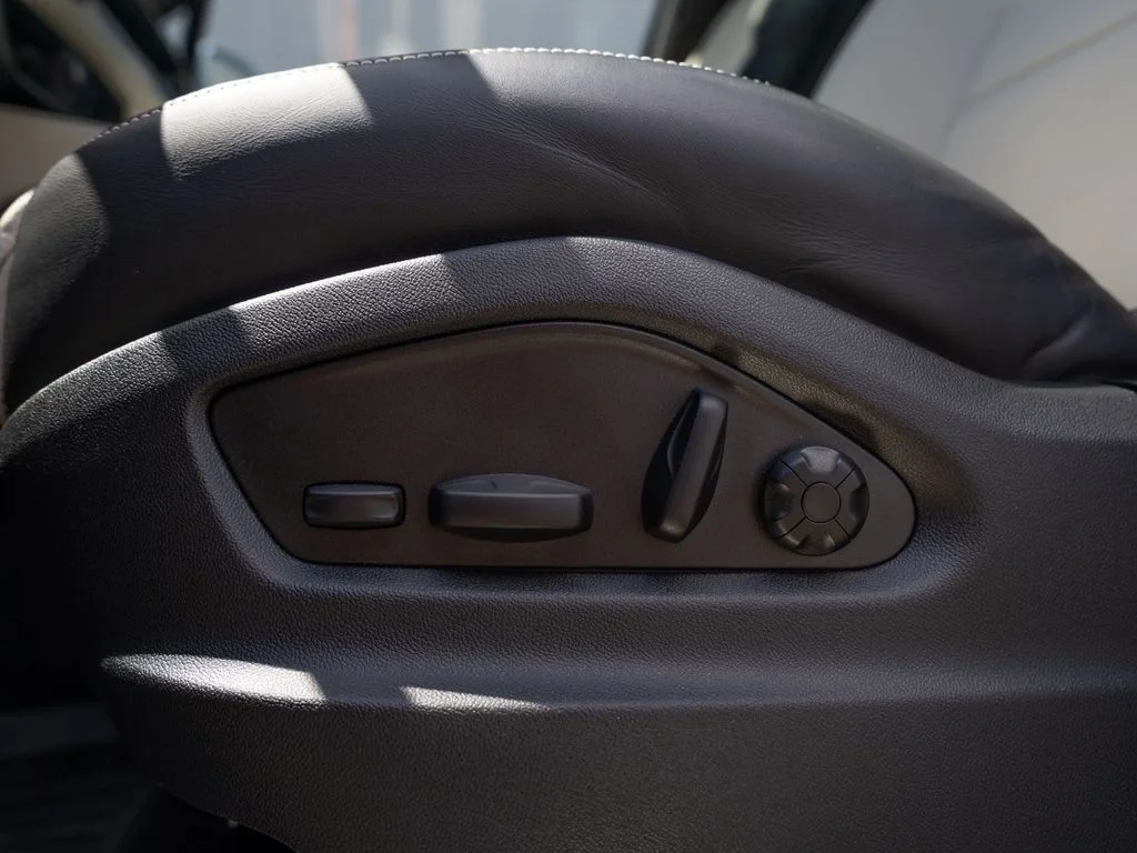 Used 2025 White Porsche Base image 20