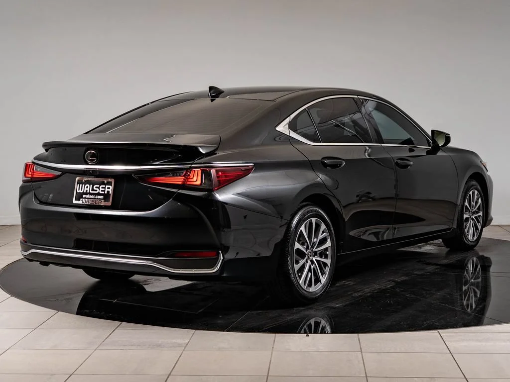 Used 2022 Graphite Black Lexus 300h image 10