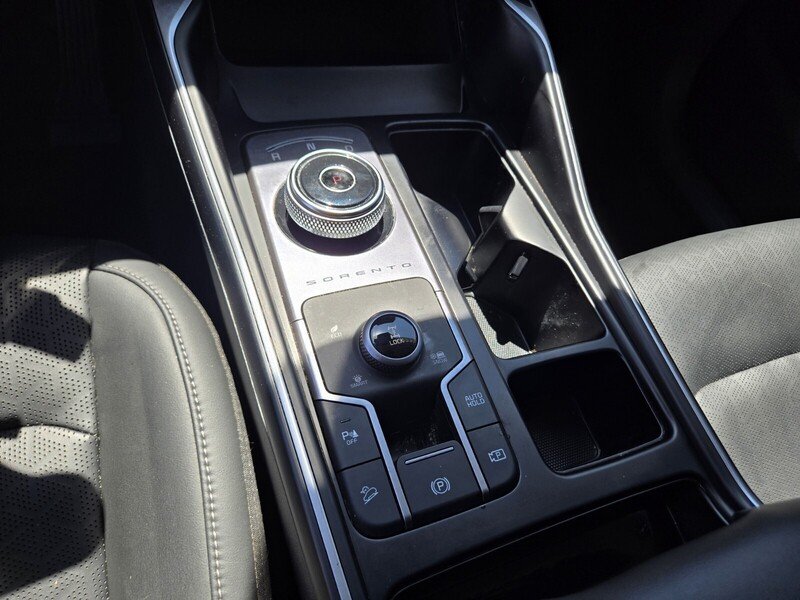 Used 2022 Aurora Black KIA S AWD image 22