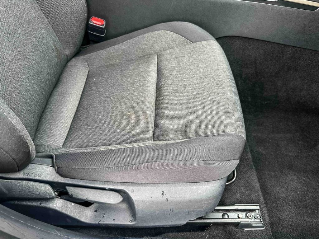Used 2025 White Toyota LE image 23