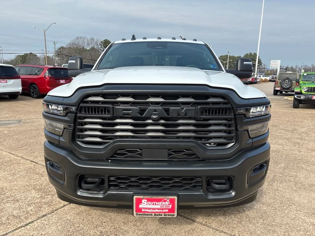 New 2026 Bright White Clear-Coat Exterior Paint RAM Tradesman image 9
