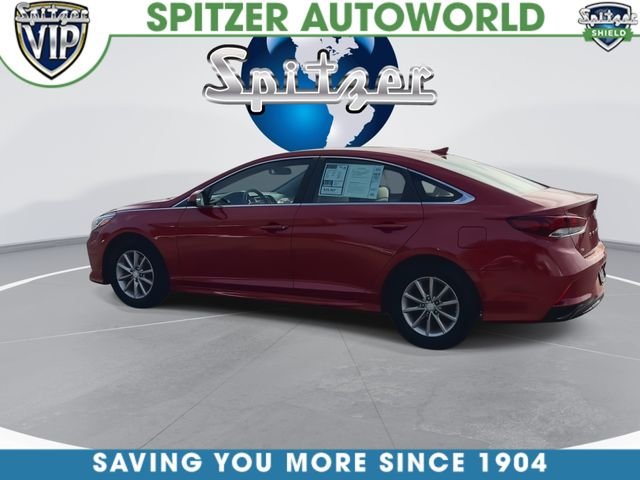 Used 2019 Red Hyundai SE image 7