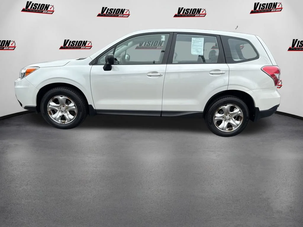 Used 2015 White Subaru 2.5i image 9