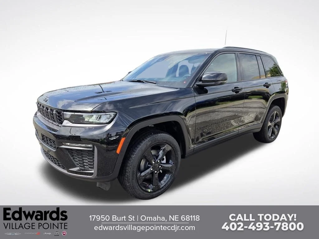 New 2026 Diamond Black Crystal Pearlcoat Jeep Limited image 7