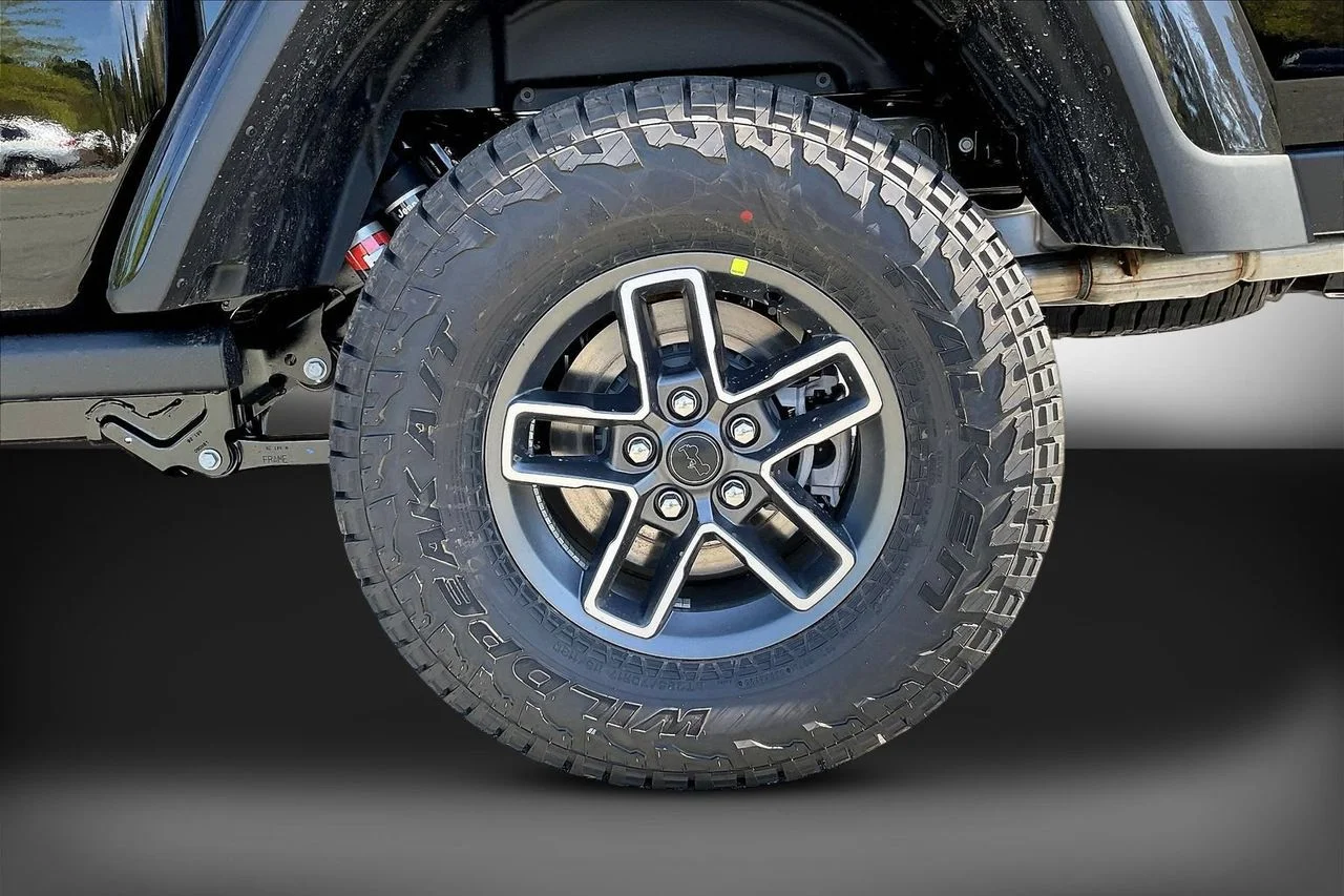New 2026 Black Clearcoat Jeep Mojave image 31