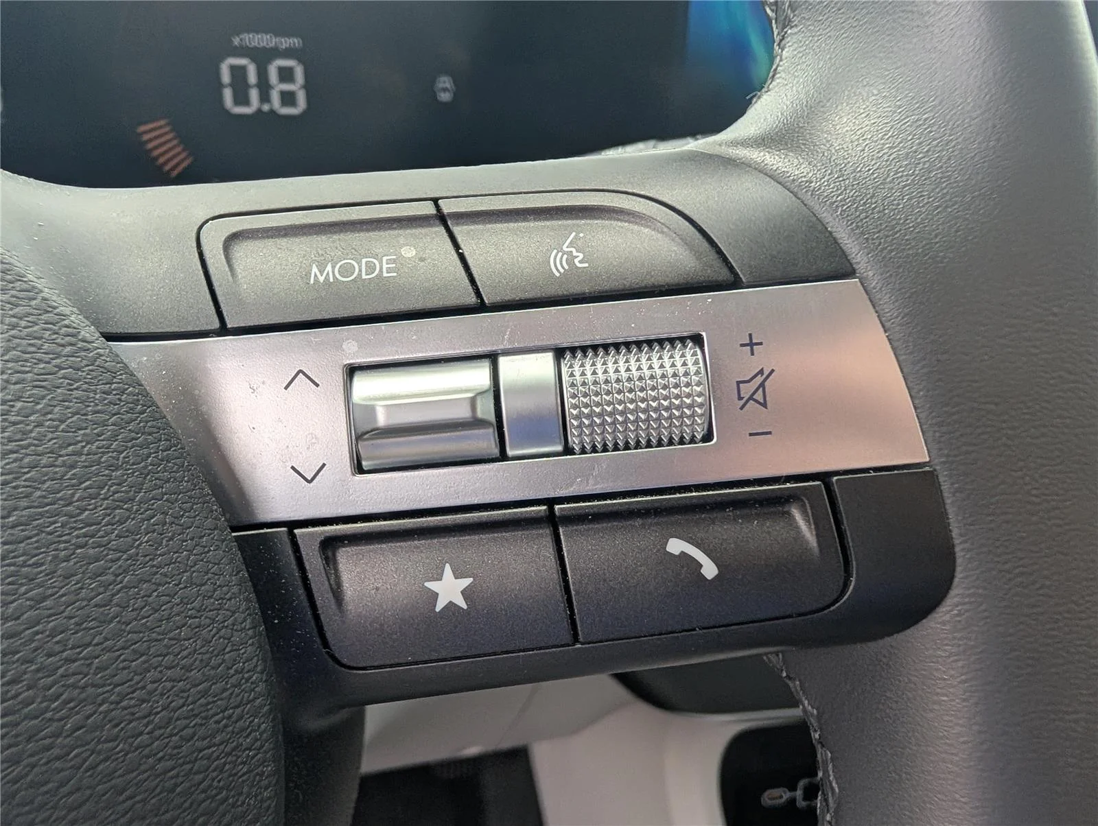 2025 Hyundai Kona SEL - Photo 23