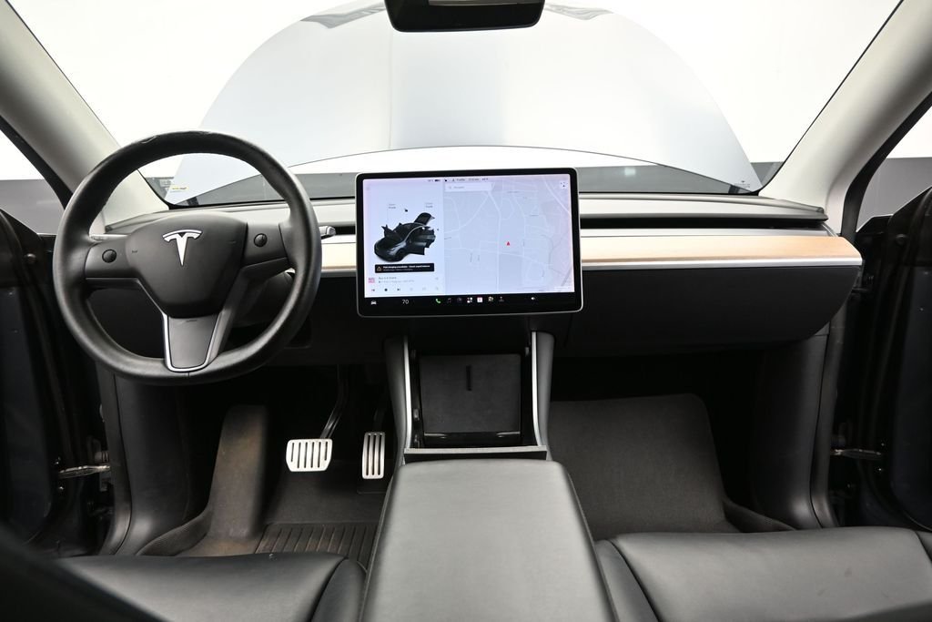 Used 2020  Tesla Performance image 24