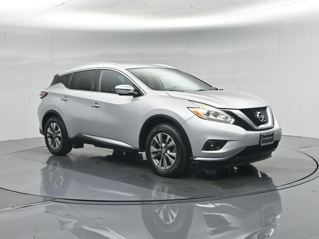 Used 2016 Silver Nissan SL image 22