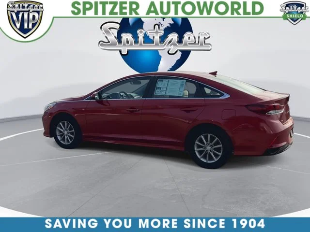 Used 2019 Red Hyundai SE image 7