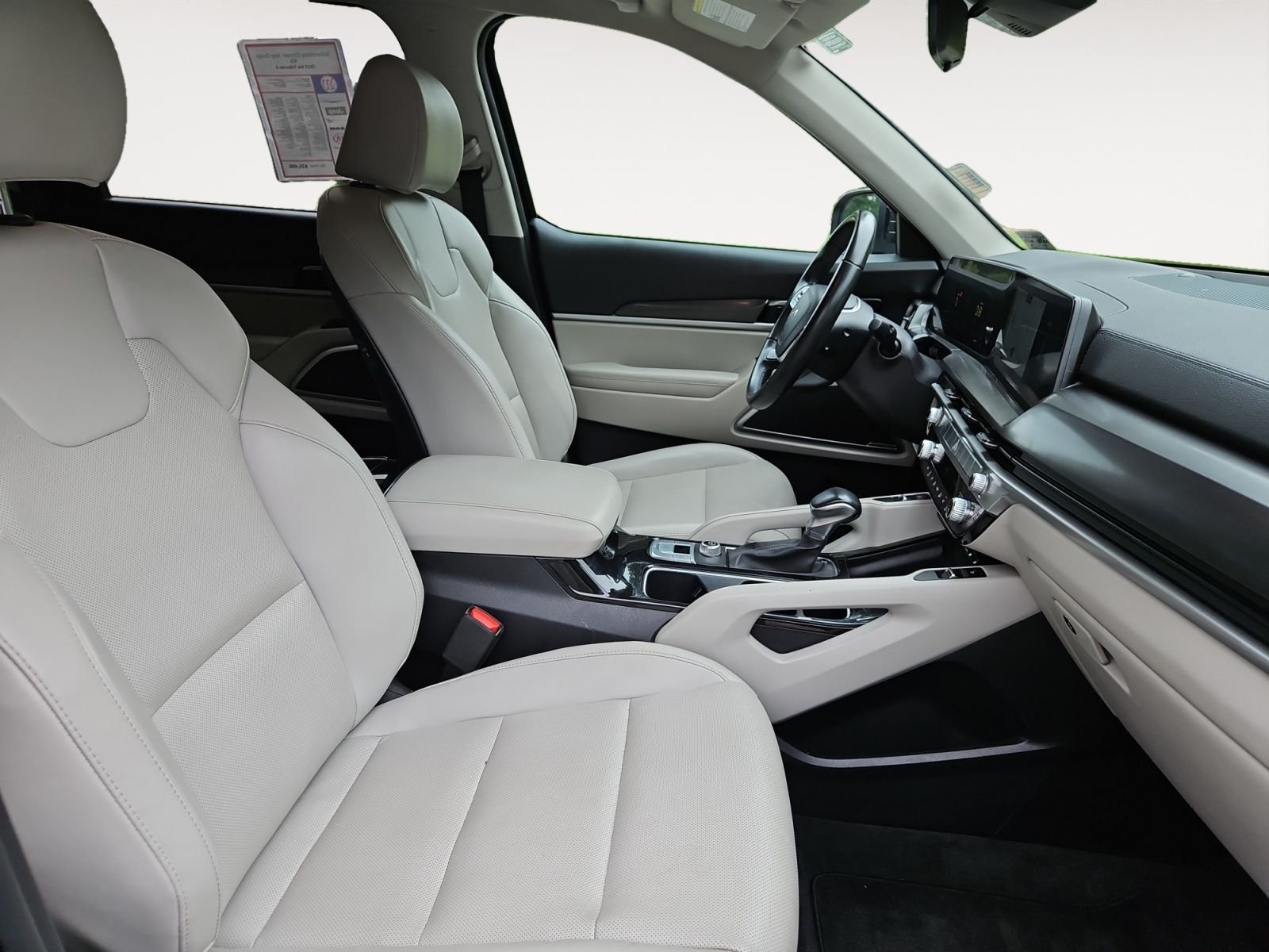Used 2023 Black Kia S image 15