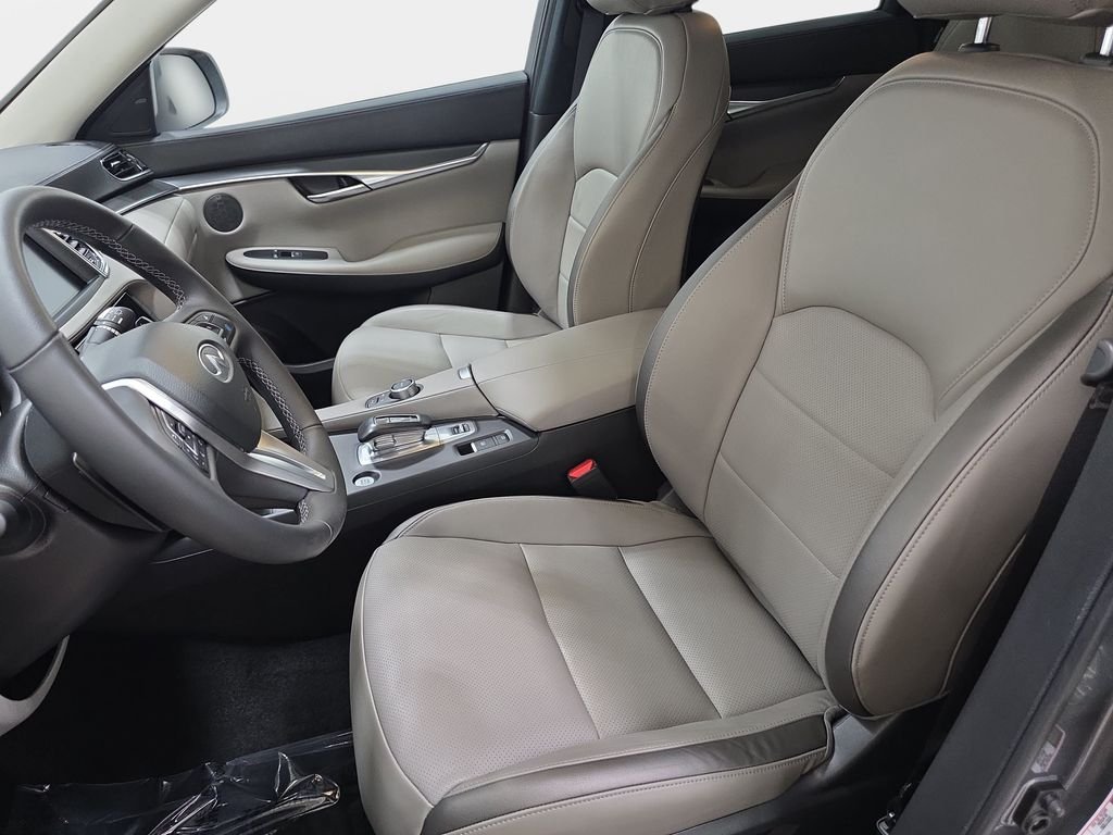Certified Used 2025 Graphite Shadow INFINITI LUXE image 12
