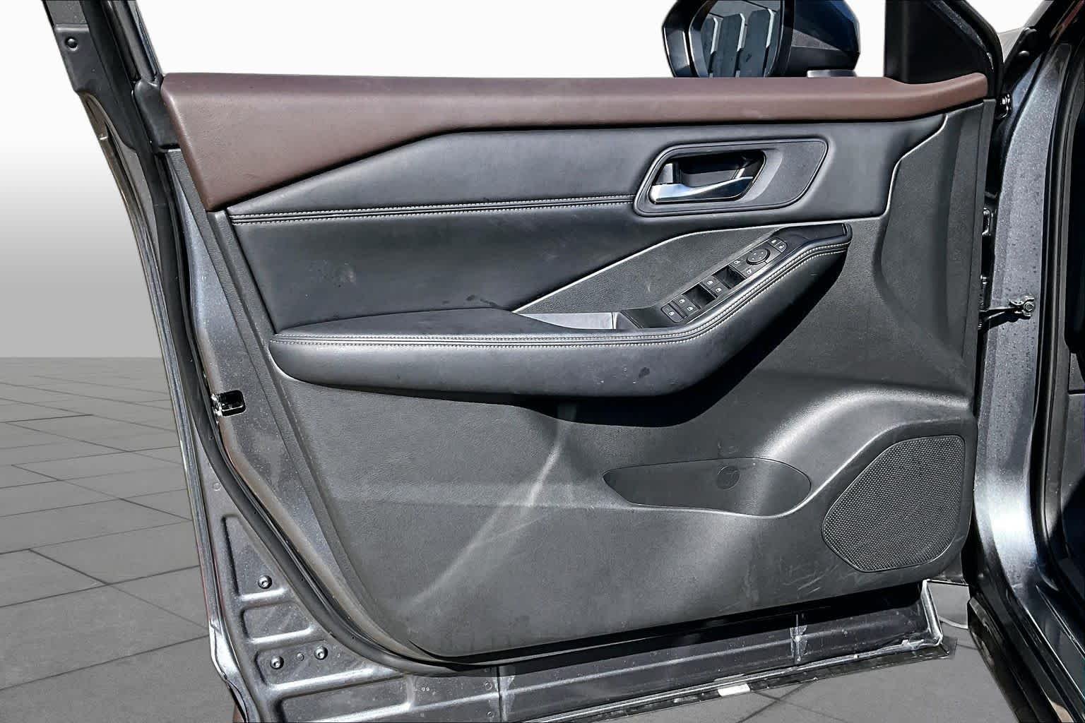 Used 2023 Gun Metallic Nissan SV image 20
