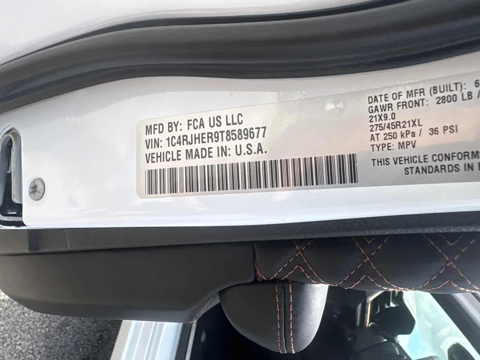 New 2026 Bright White Clear-Coat Exterior Paint Jeep Summit image 32