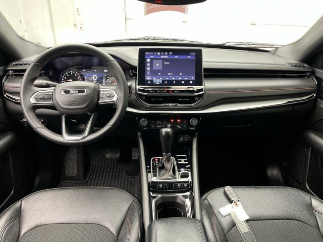 Used 2025 Red Hot Pearlcoat Jeep Trailhawk image 4