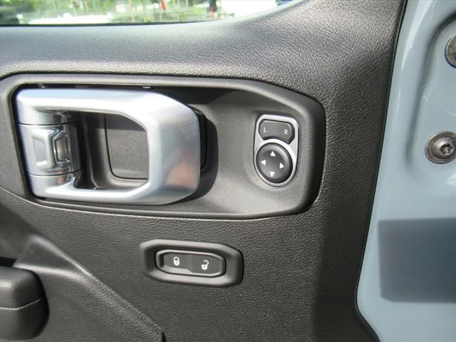 New 2026 Anvil Clear-Coat Exterior Paint Jeep Mojave image 22