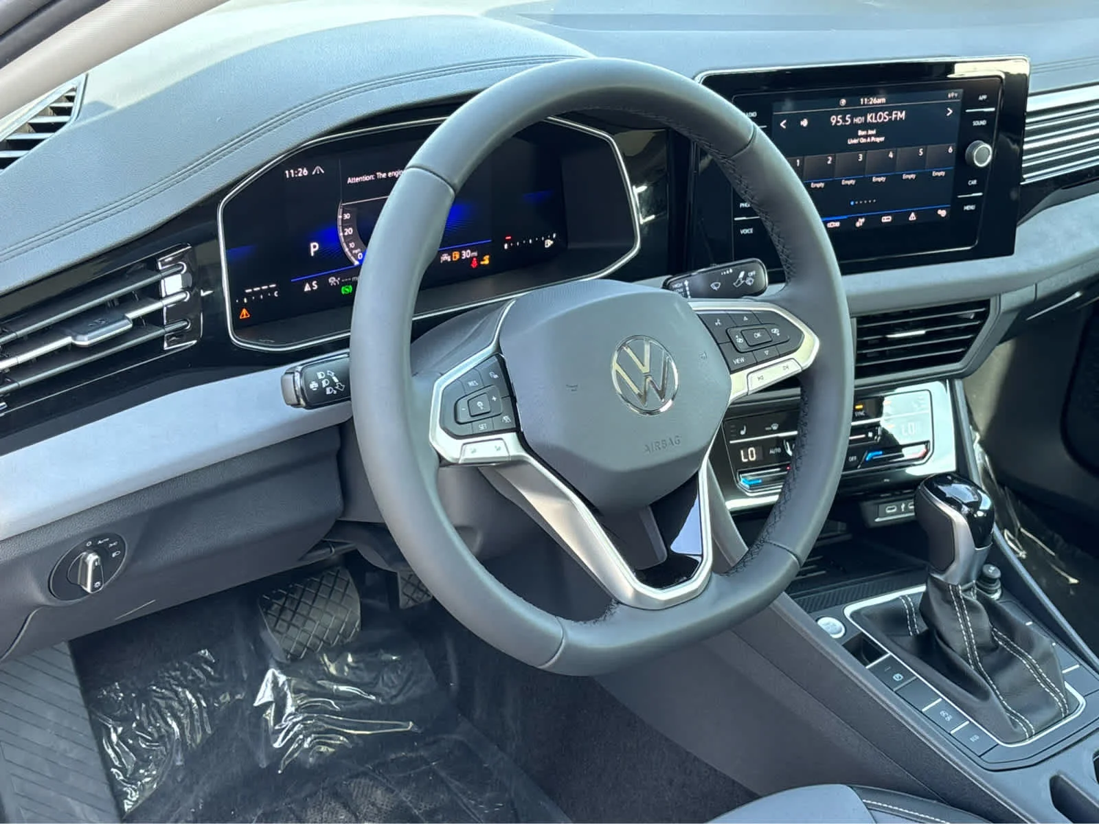 New 2026 PYRITE SILVER Volkswagen SE image 7
