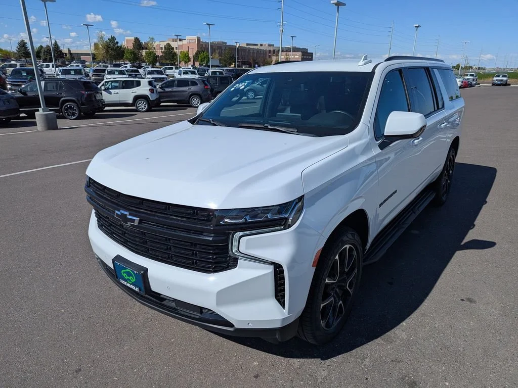 2023 Chevrolet Suburban RST - Photo 8