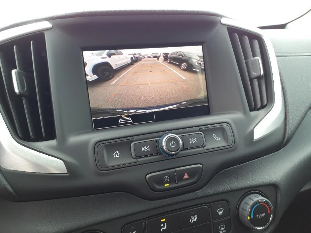 Used 2023 Marine Metallic GMC SLE image 15